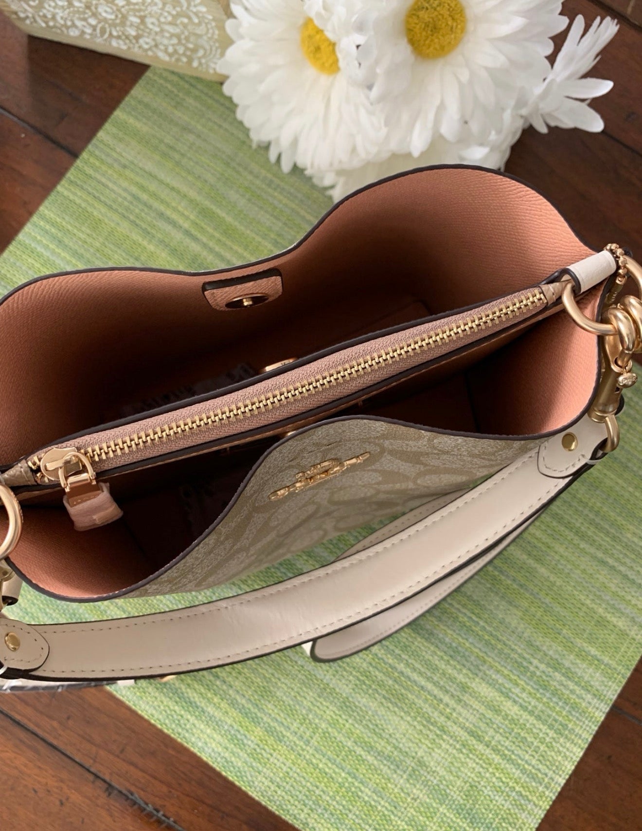 COACH (NEW without tags)