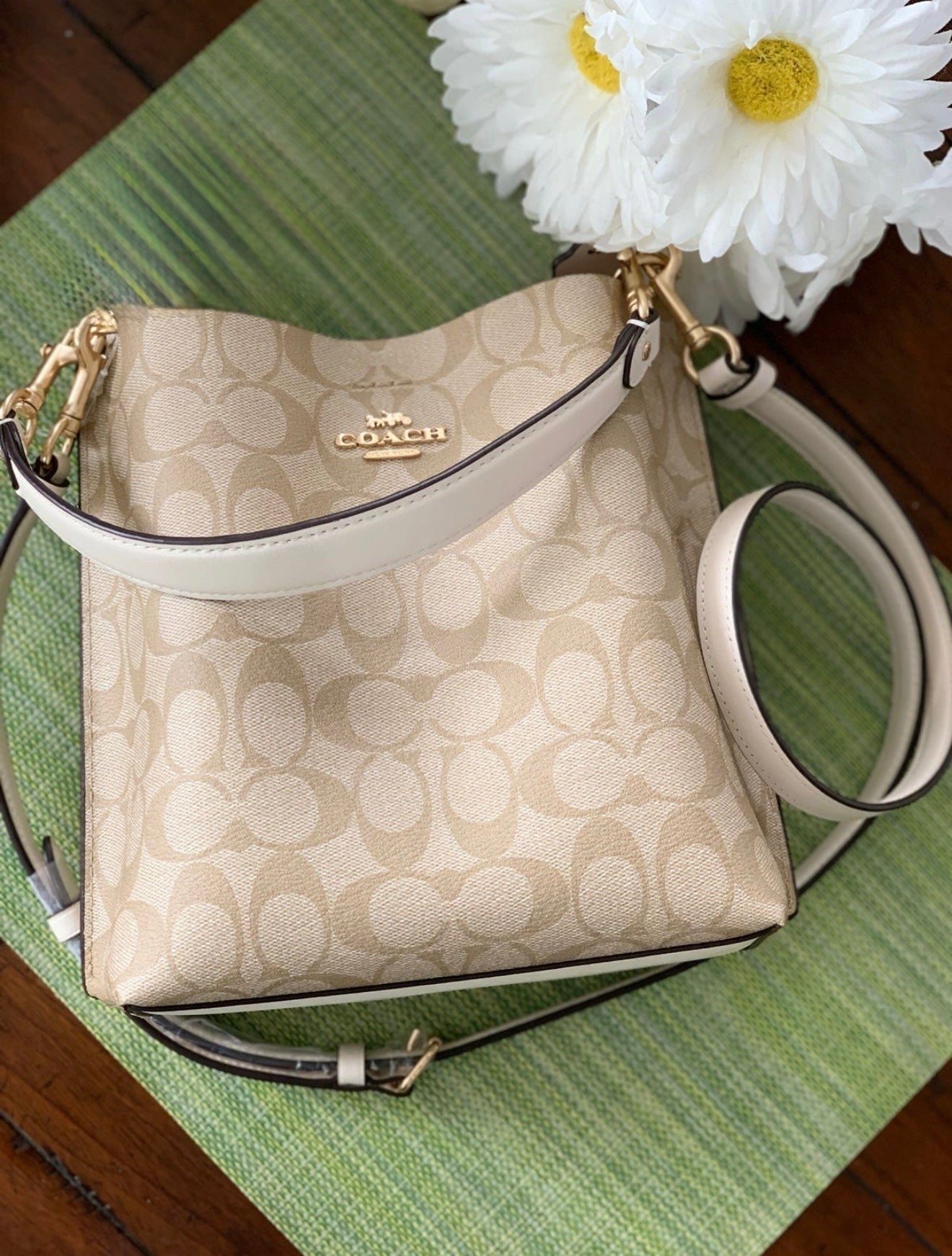 COACH (NEW without tags)